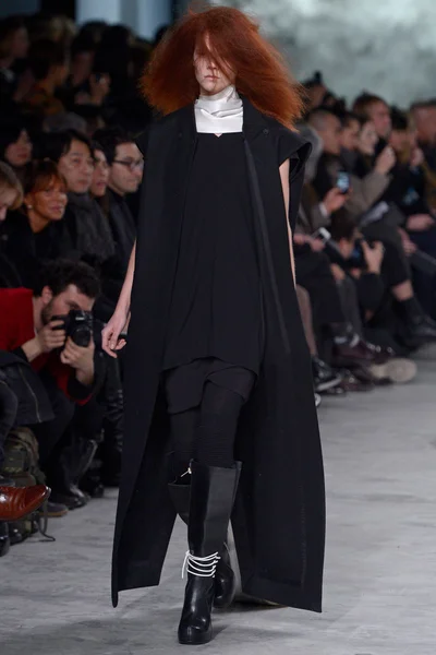 Look 3